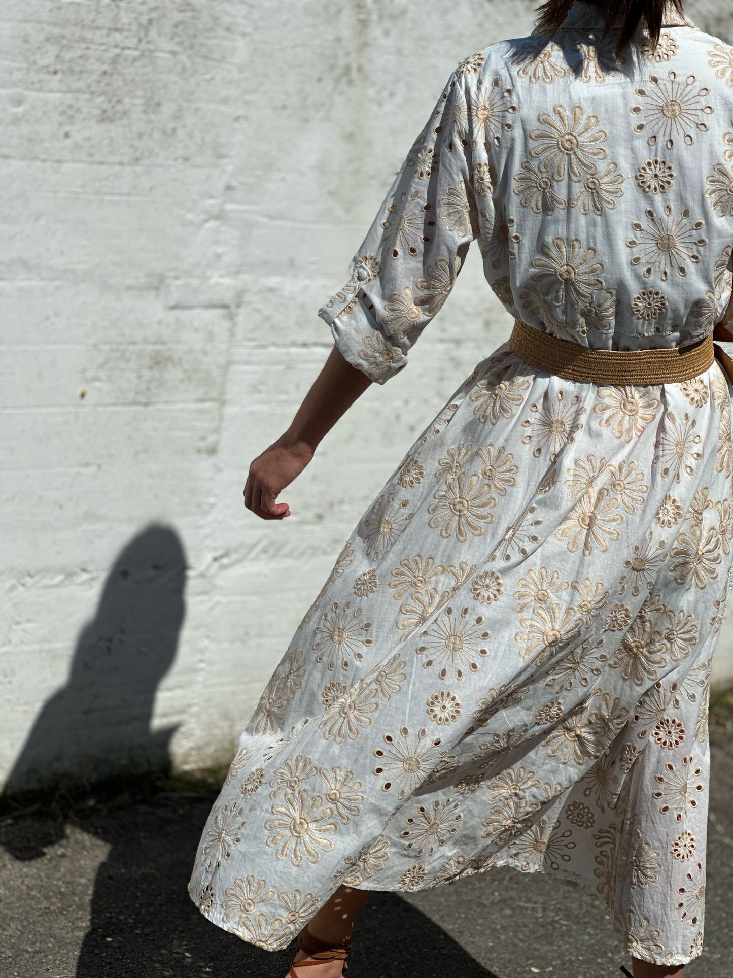 VESTIDO BEIGE FLORES