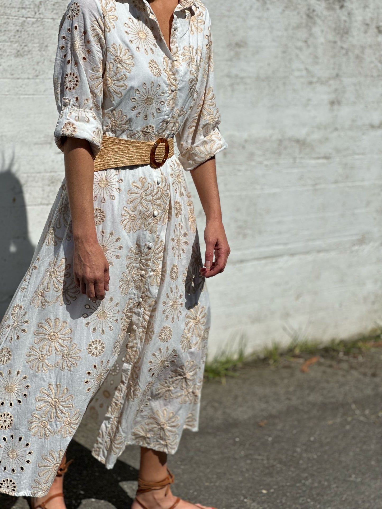 VESTIDO BEIGE FLORES