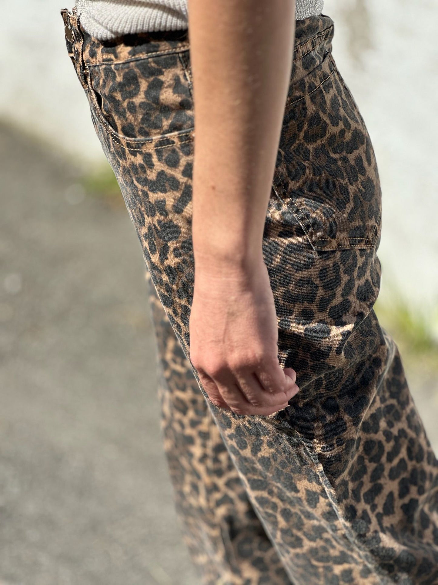 PANTALON VAQUERO LEOPARDO