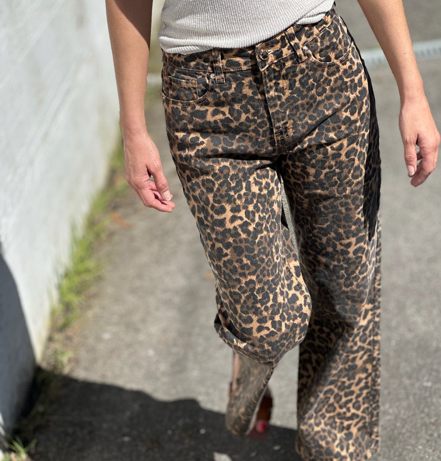 PANTALON VAQUERO LEOPARDO