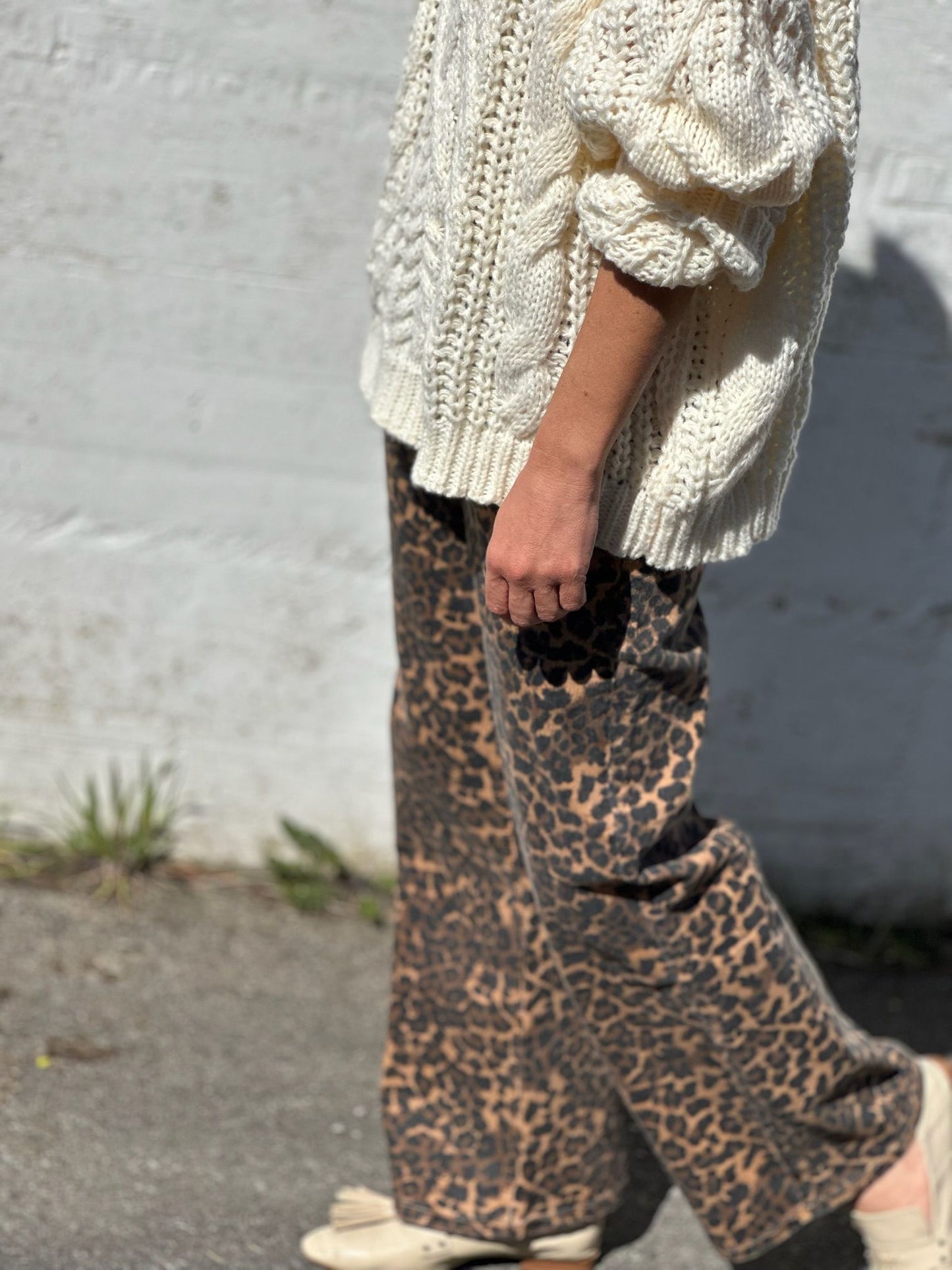 PANTALON VAQUERO LEOPARDO
