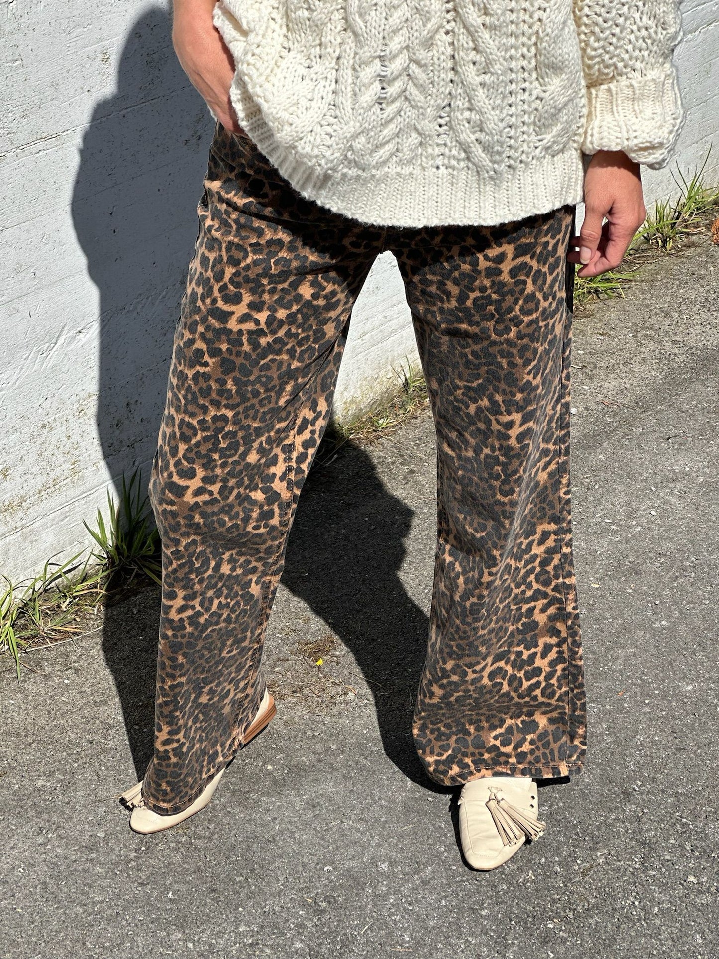PANTALON VAQUERO LEOPARDO