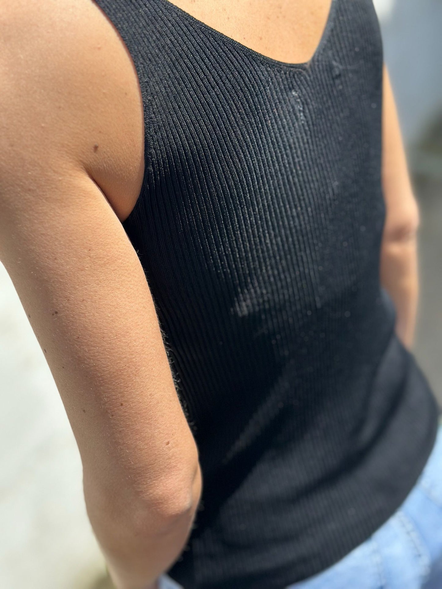 CAMISETA TOP NEGRO