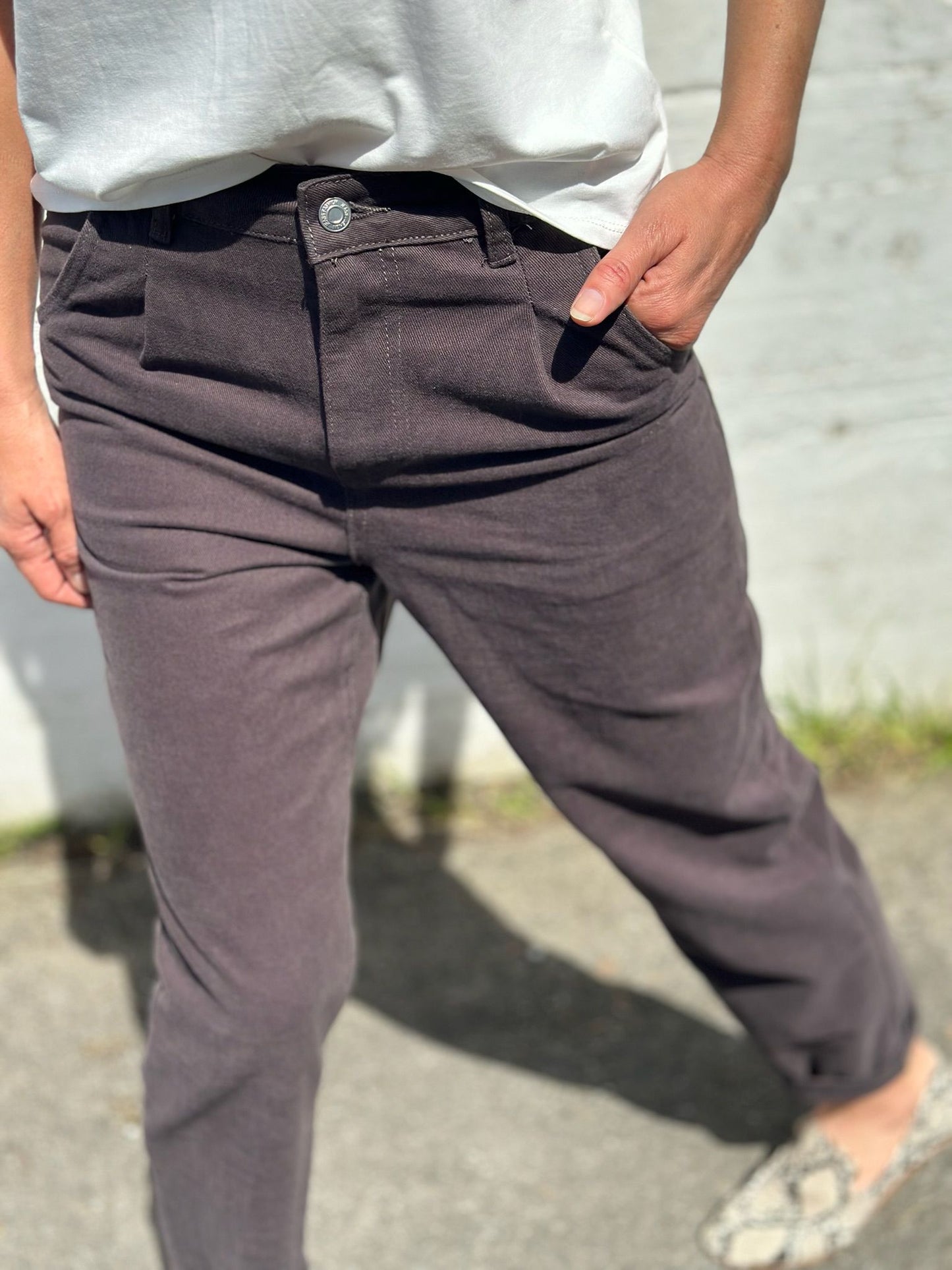 PANTALÓN MOM GRIS