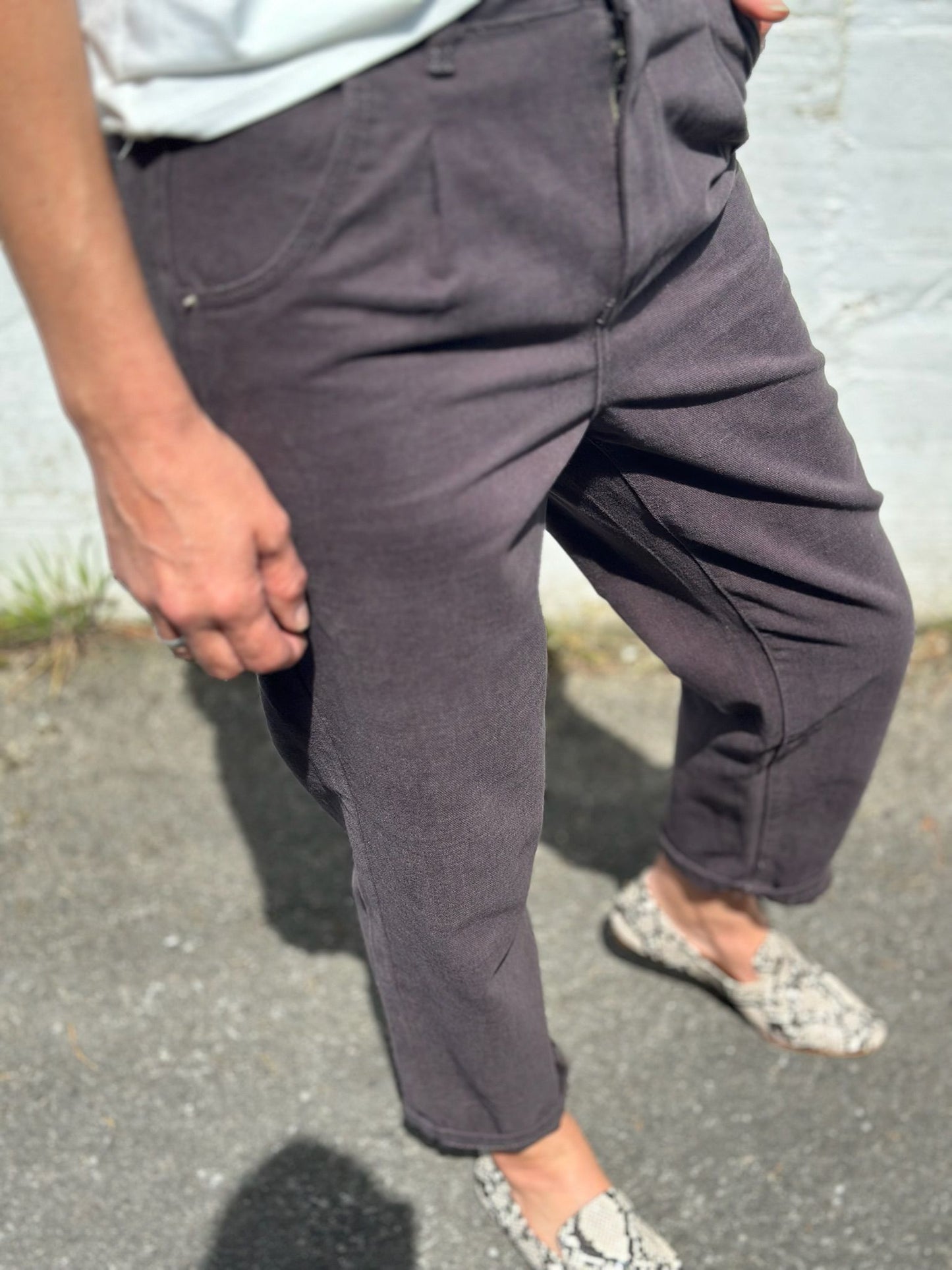 PANTALÓN MOM GRIS