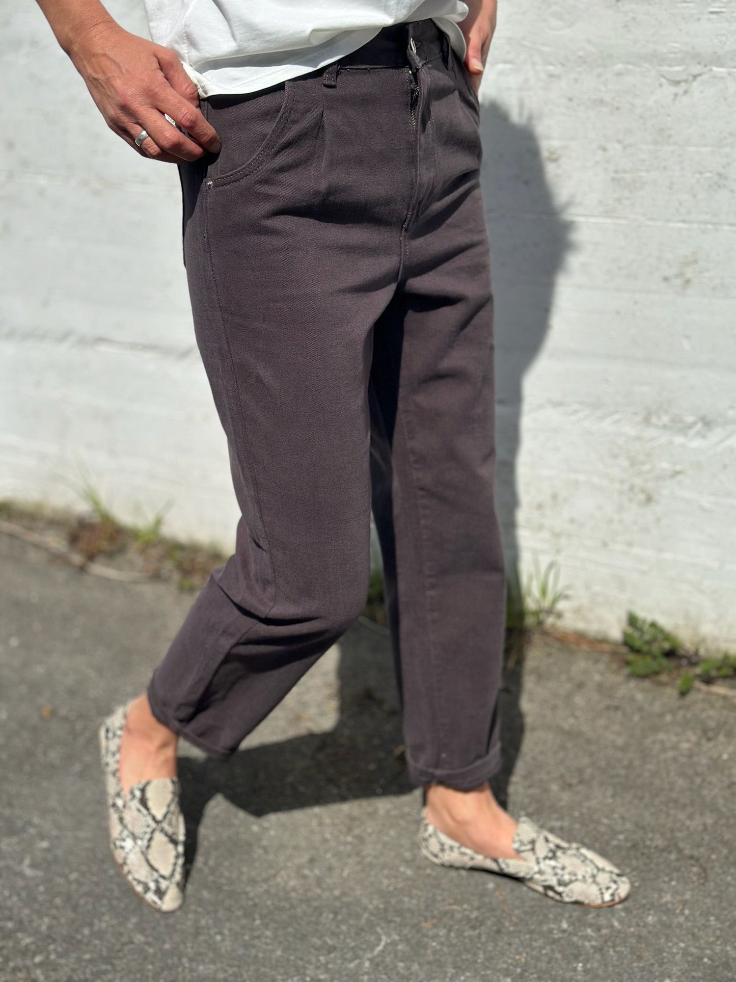 PANTALÓN MOM GRIS