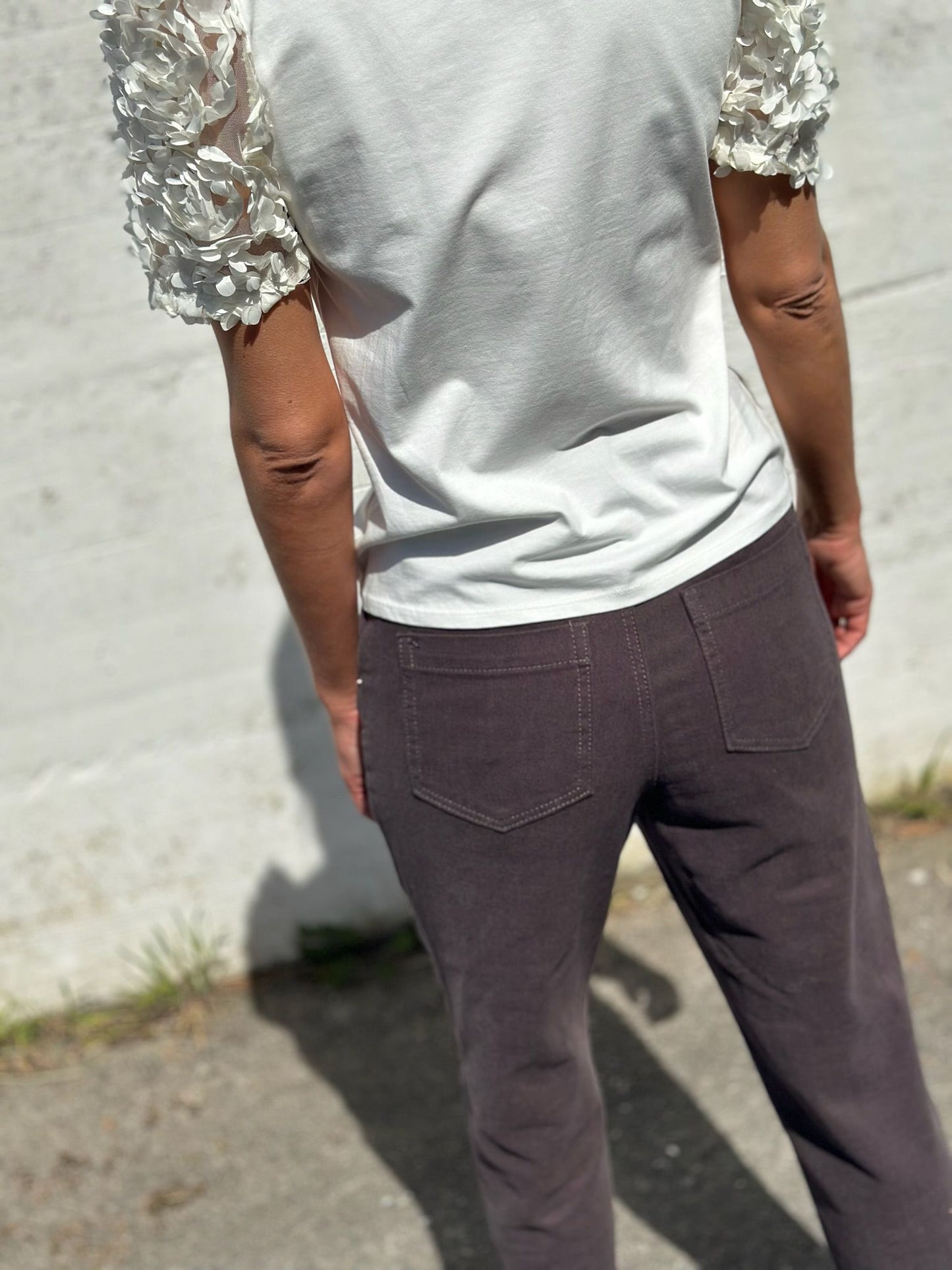 PANTALÓN MOM GRIS