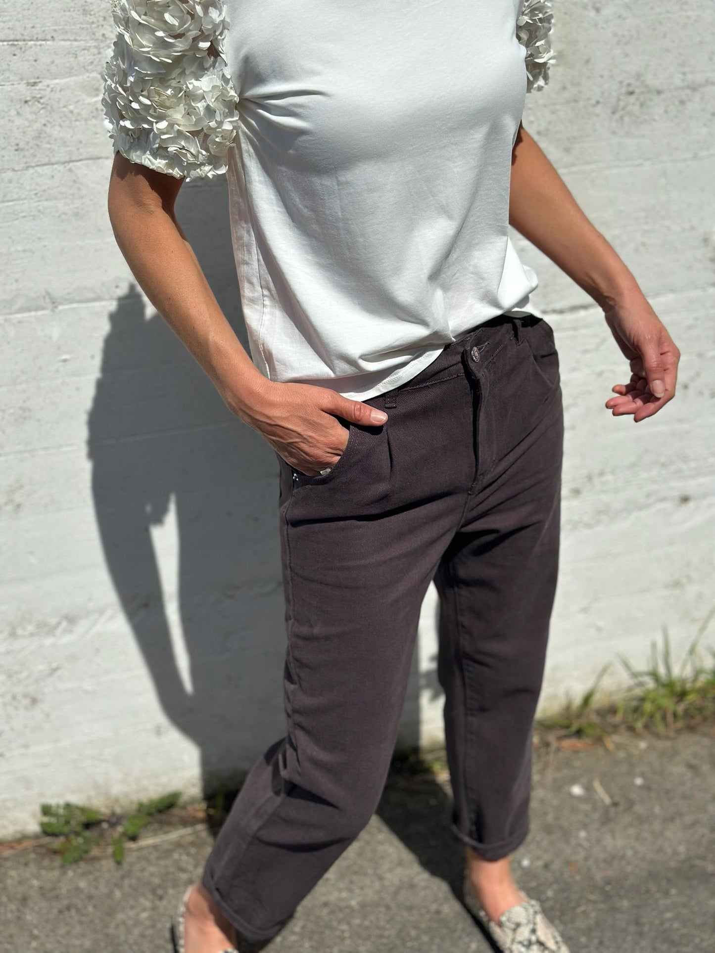 PANTALÓN MOM GRIS