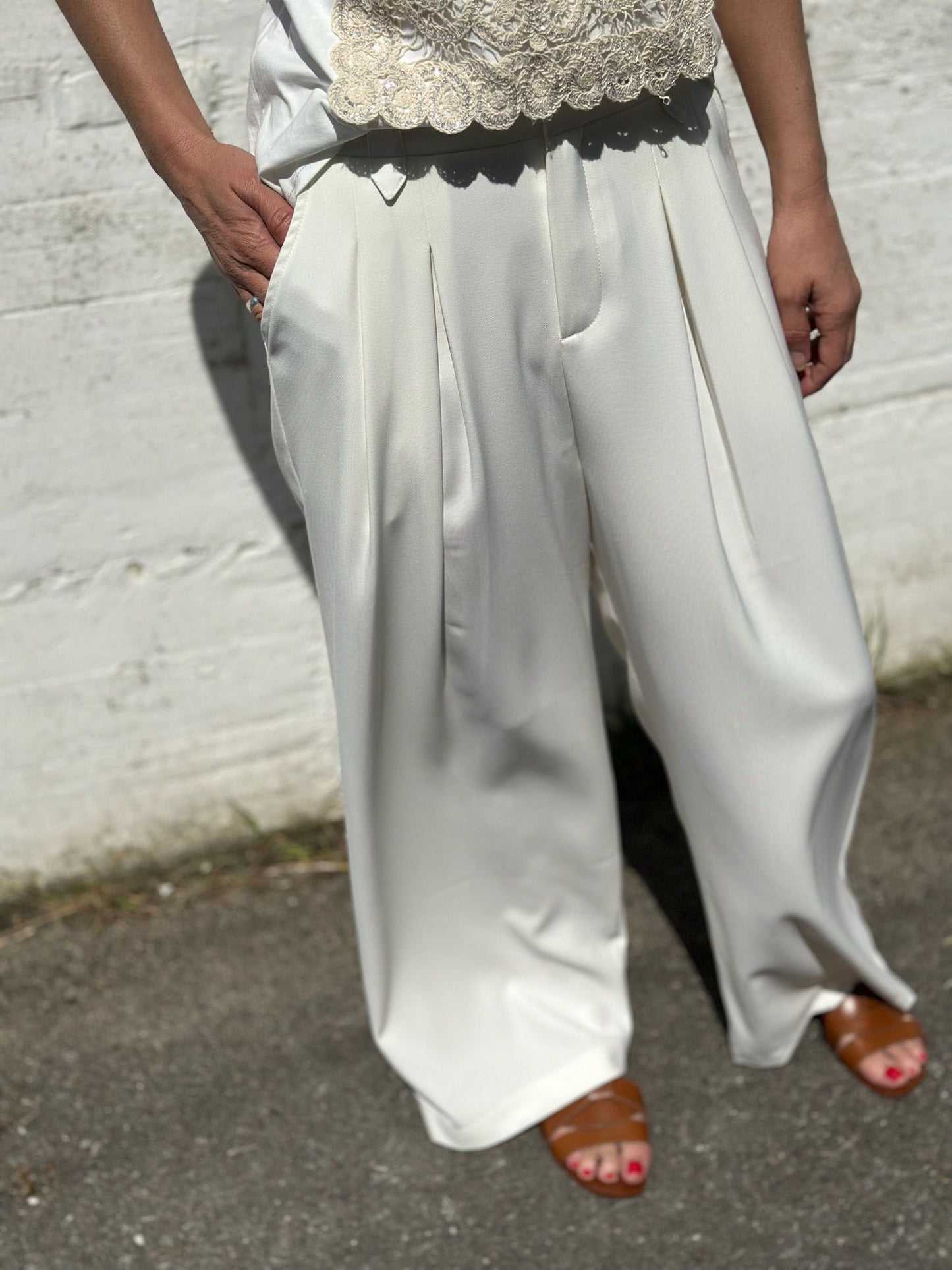 PANTALÓN PINZAS CRUDO