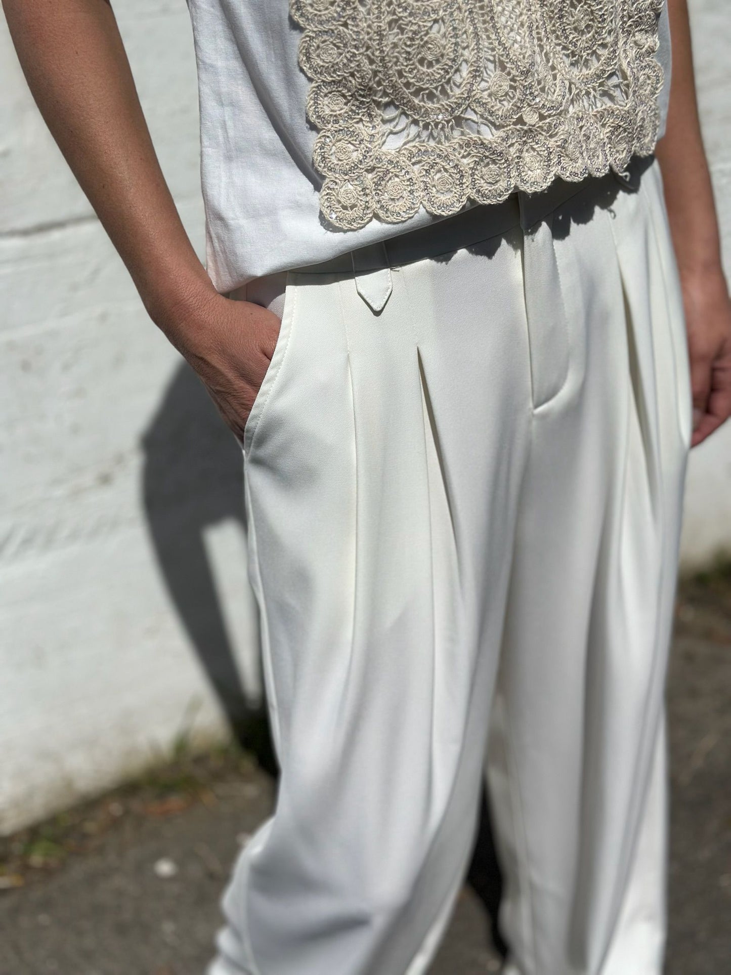 PANTALÓN PINZAS CRUDO