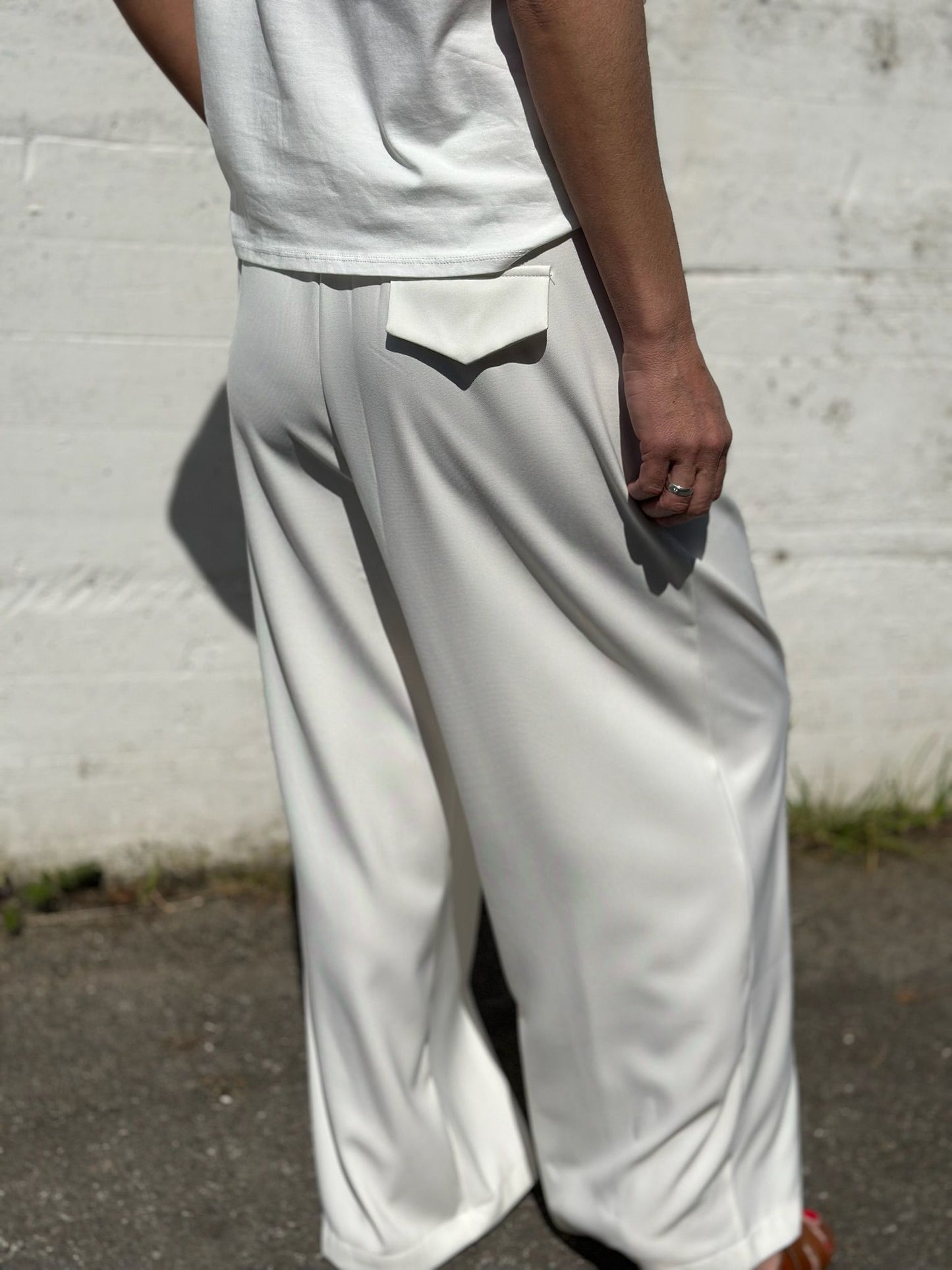 PANTALÓN PINZAS CRUDO