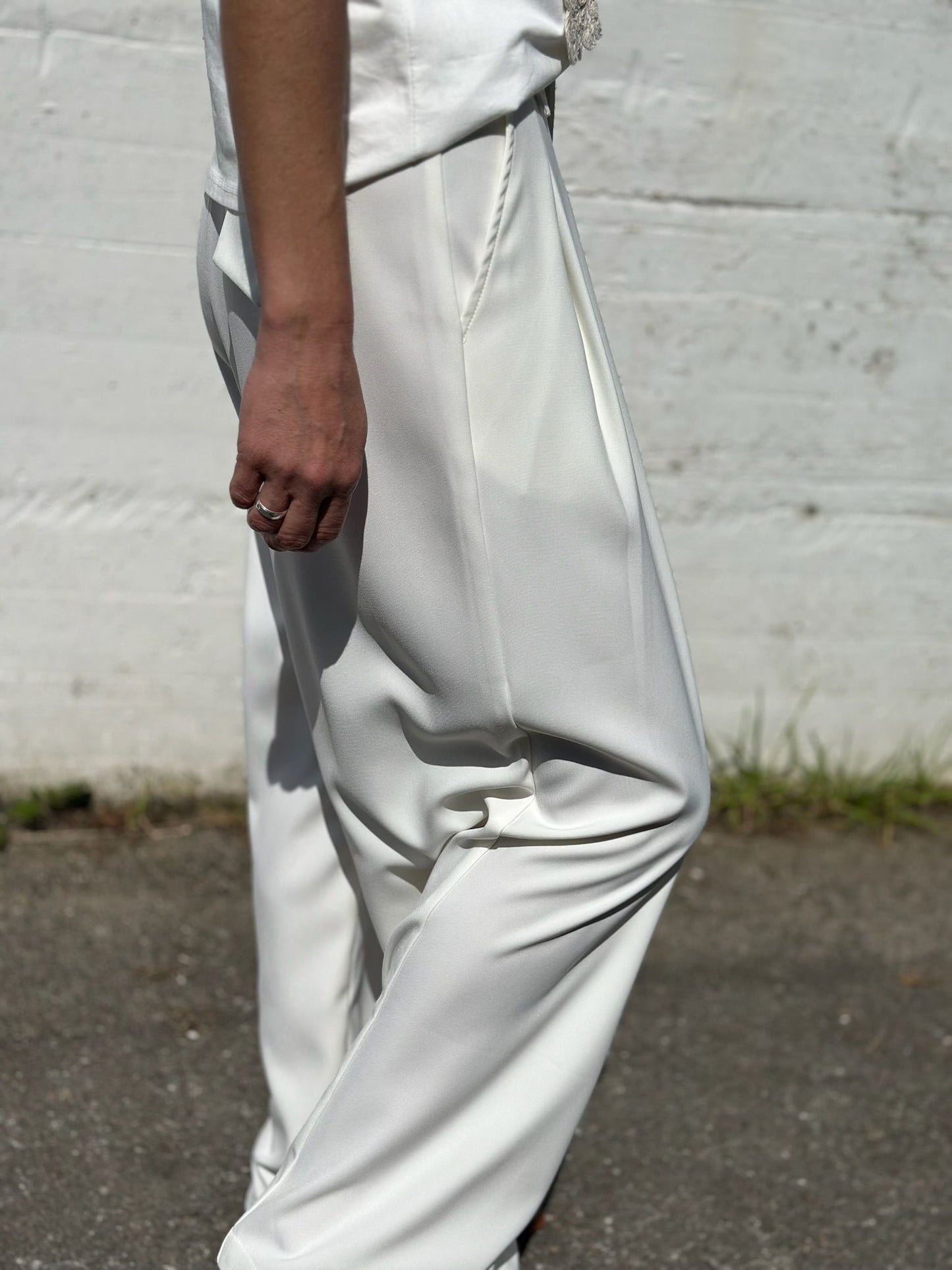 PANTALÓN PINZAS CRUDO