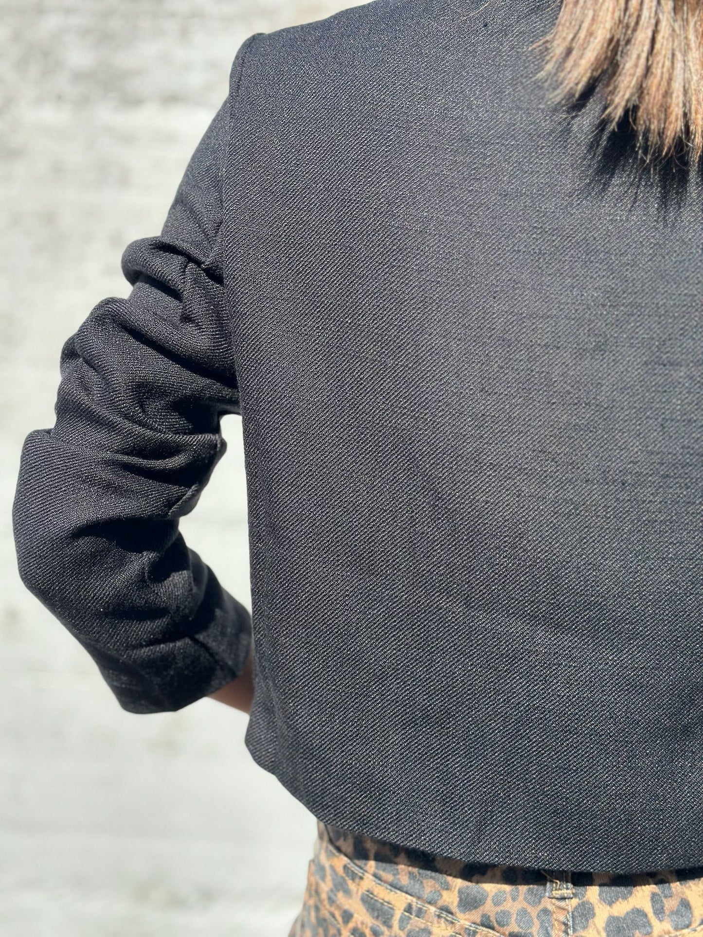 CHAQUETA CHANELITA CROP NEGRA