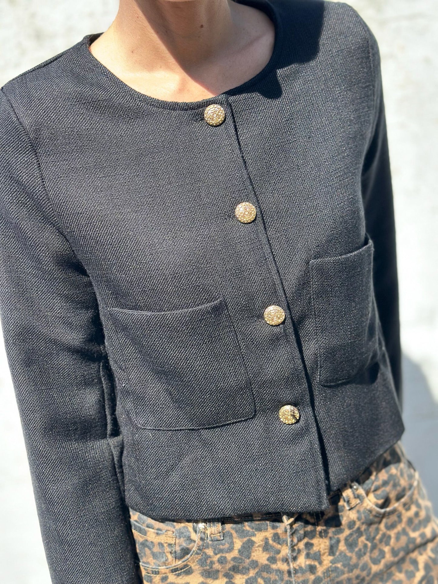 CHAQUETA CHANELITA CROP NEGRA