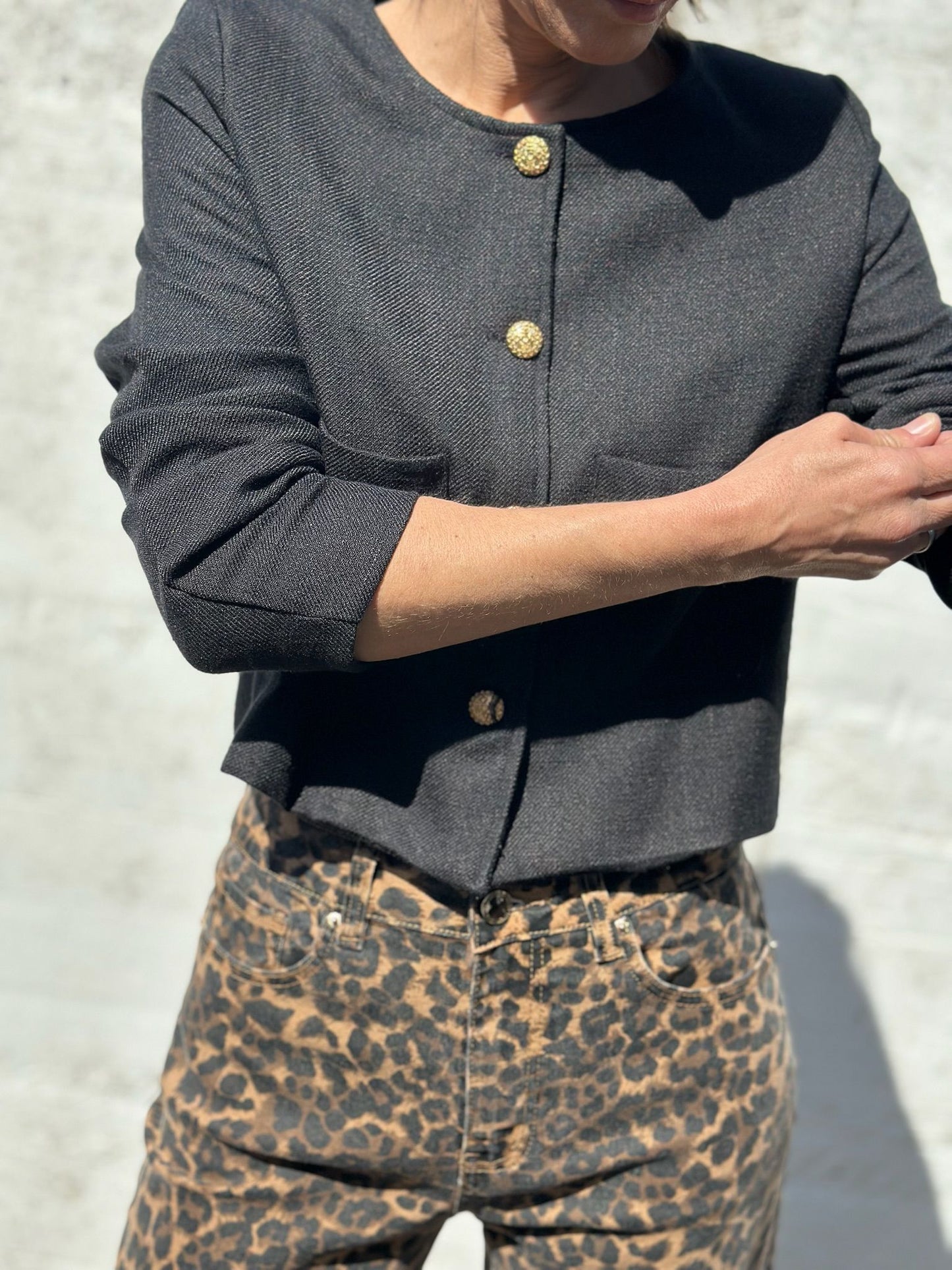 CHAQUETA CHANELITA CROP NEGRA