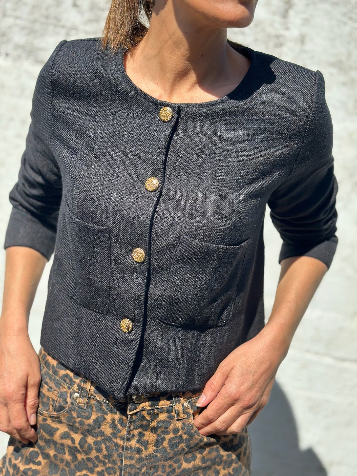 CHAQUETA CHANELITA CROP NEGRA
