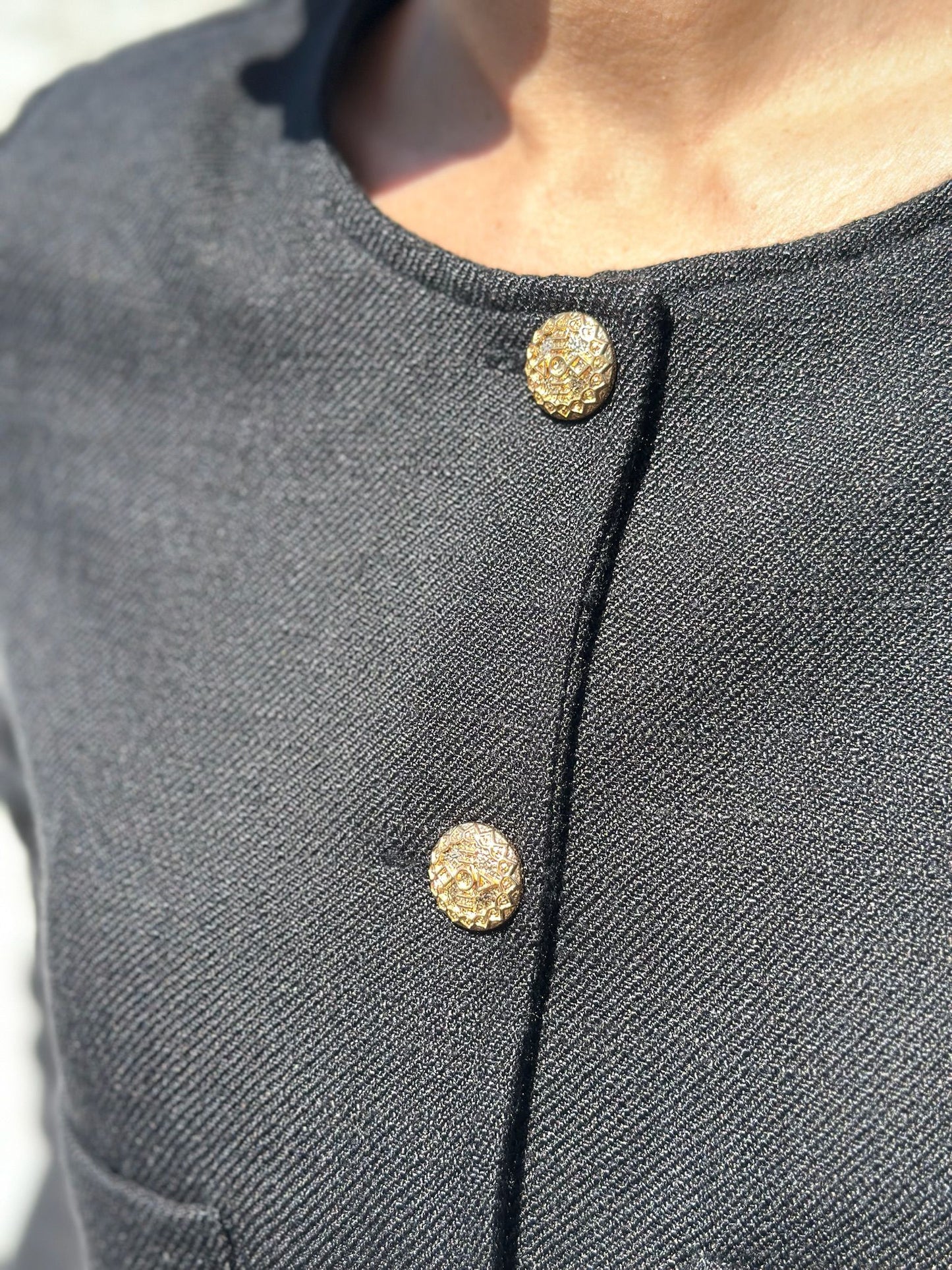 CHAQUETA CHANELITA CROP NEGRA