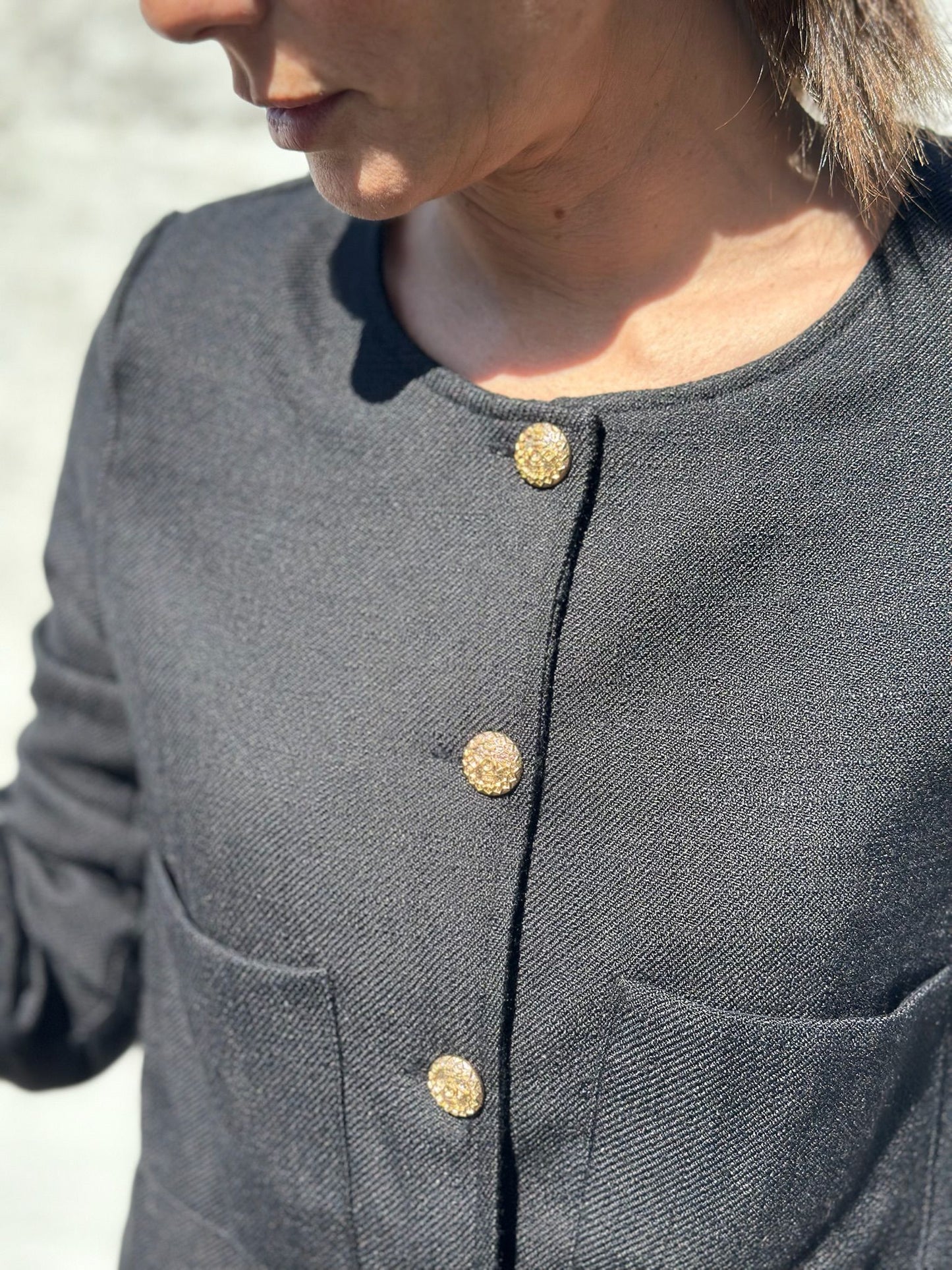 CHAQUETA CHANELITA CROP NEGRA