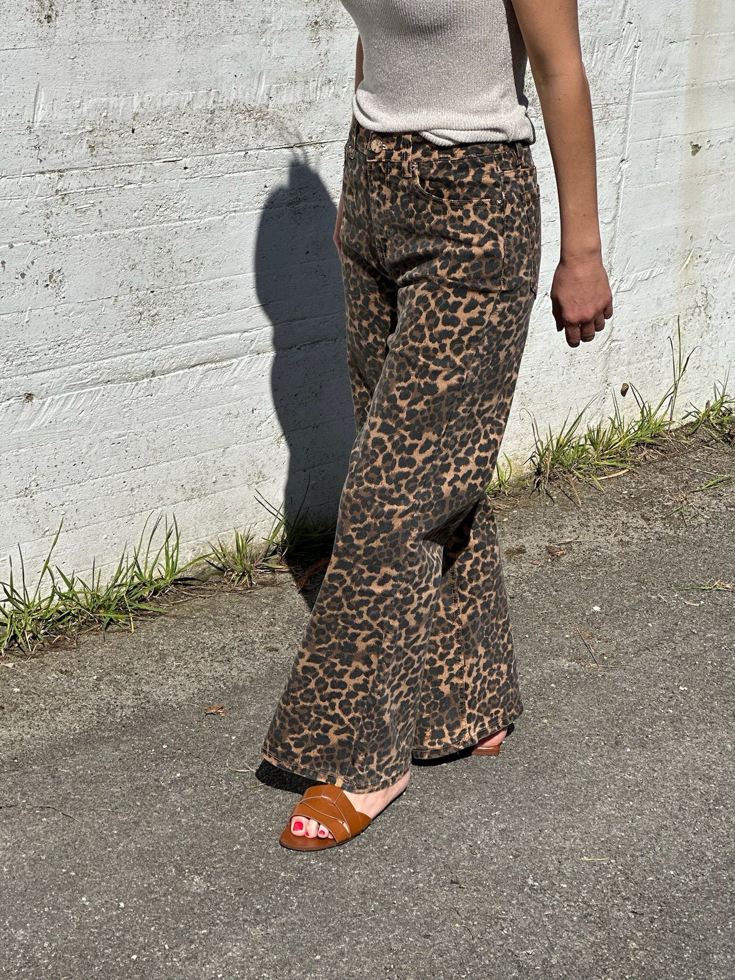 PANTALON VAQUERO LEOPARDO
