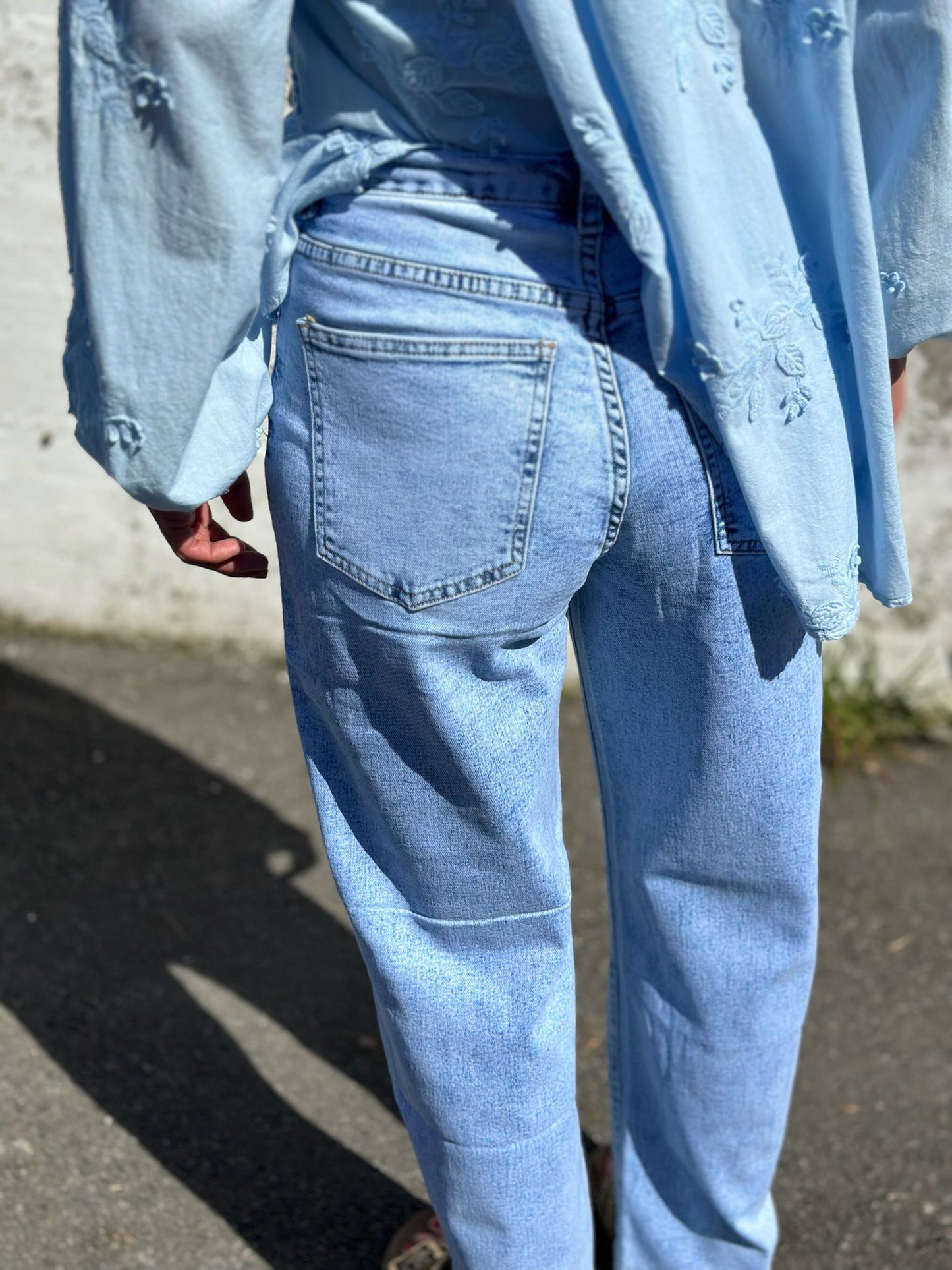PANTALON VAQUERO BAGGY
