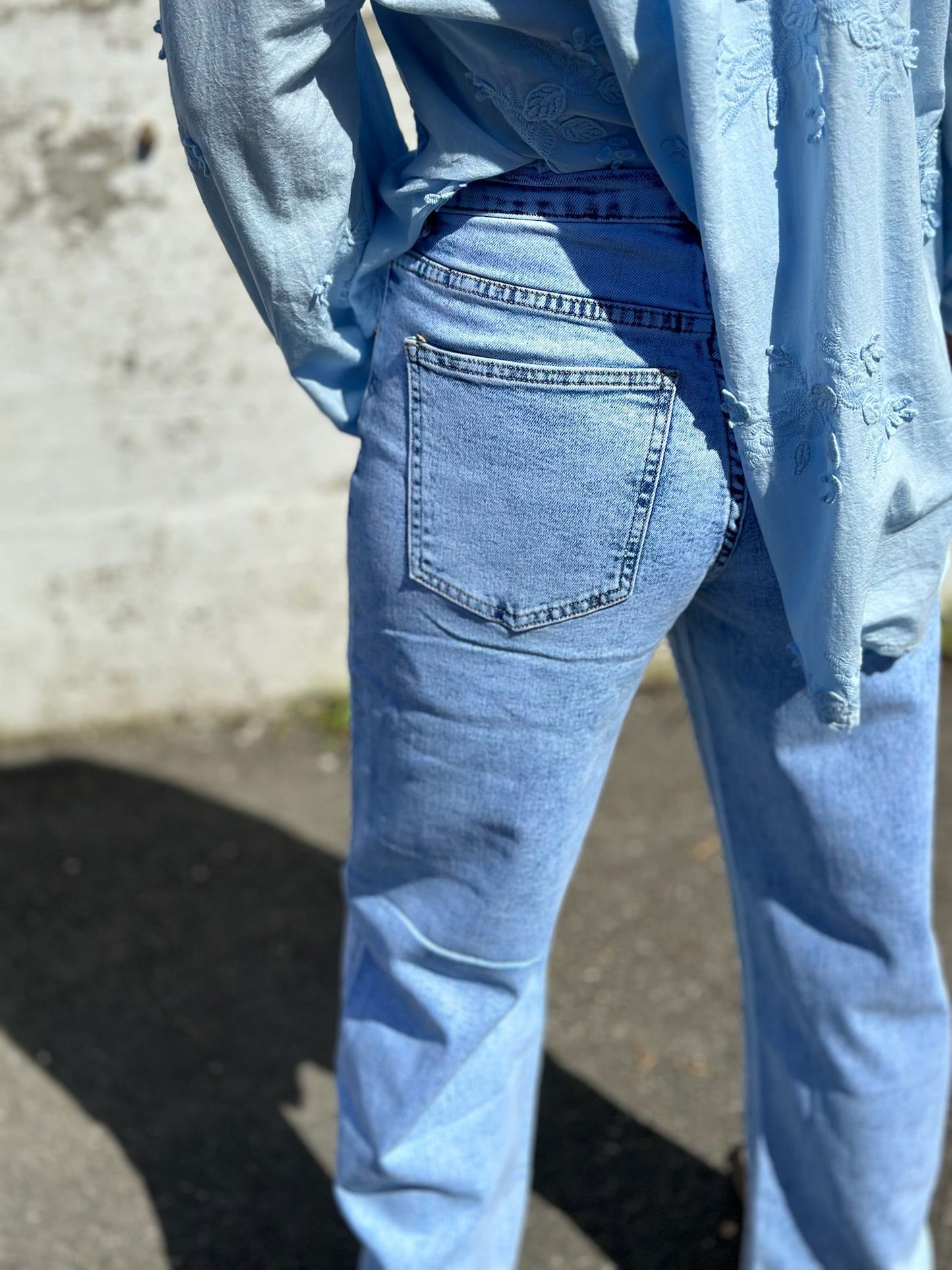 PANTALON VAQUERO BAGGY